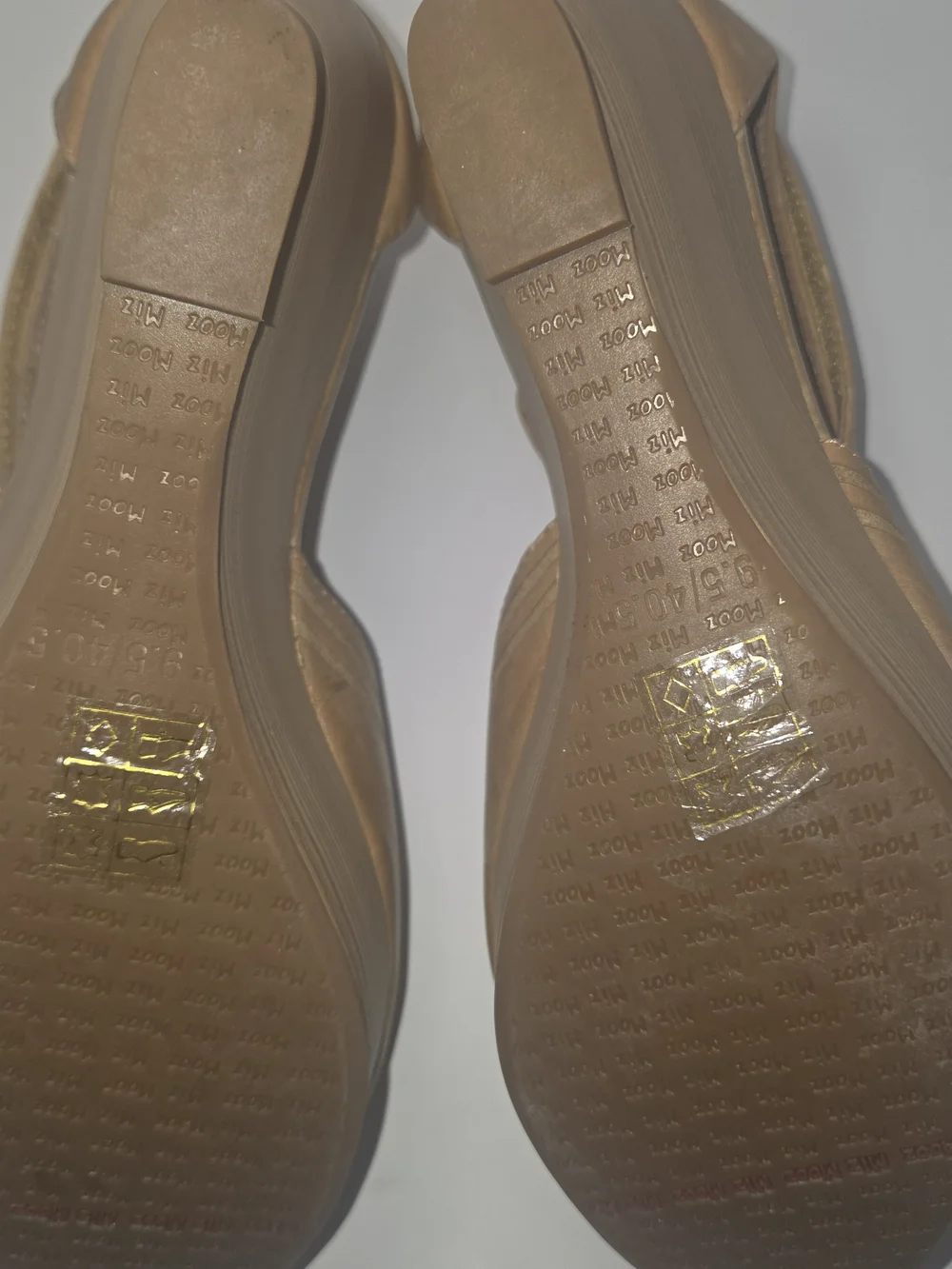 Miz Mooz Tan Leather Women's Wedge Sandal with Ankle Cuff Size 9.5 - Picture 8 of 11